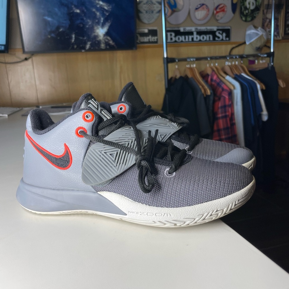 Nike Kyrie Flytrap 3 Cool Grey BQ3060-010